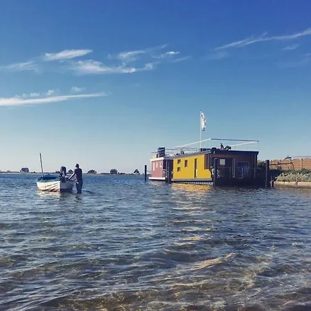 Πλωτό κατάλυμα Oostzee Swantje