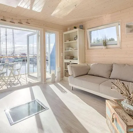 Πλωτό κατάλυμα Oostzee Swantje