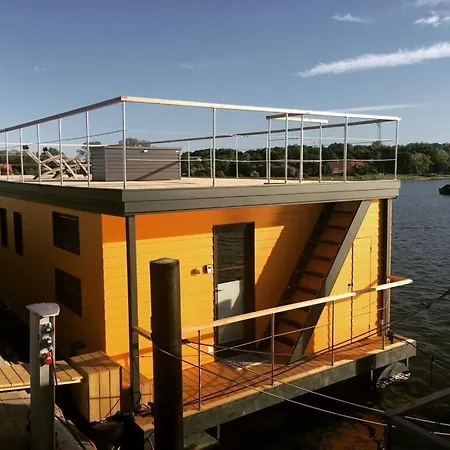 Πλωτό κατάλυμα Oostzee Swantje *